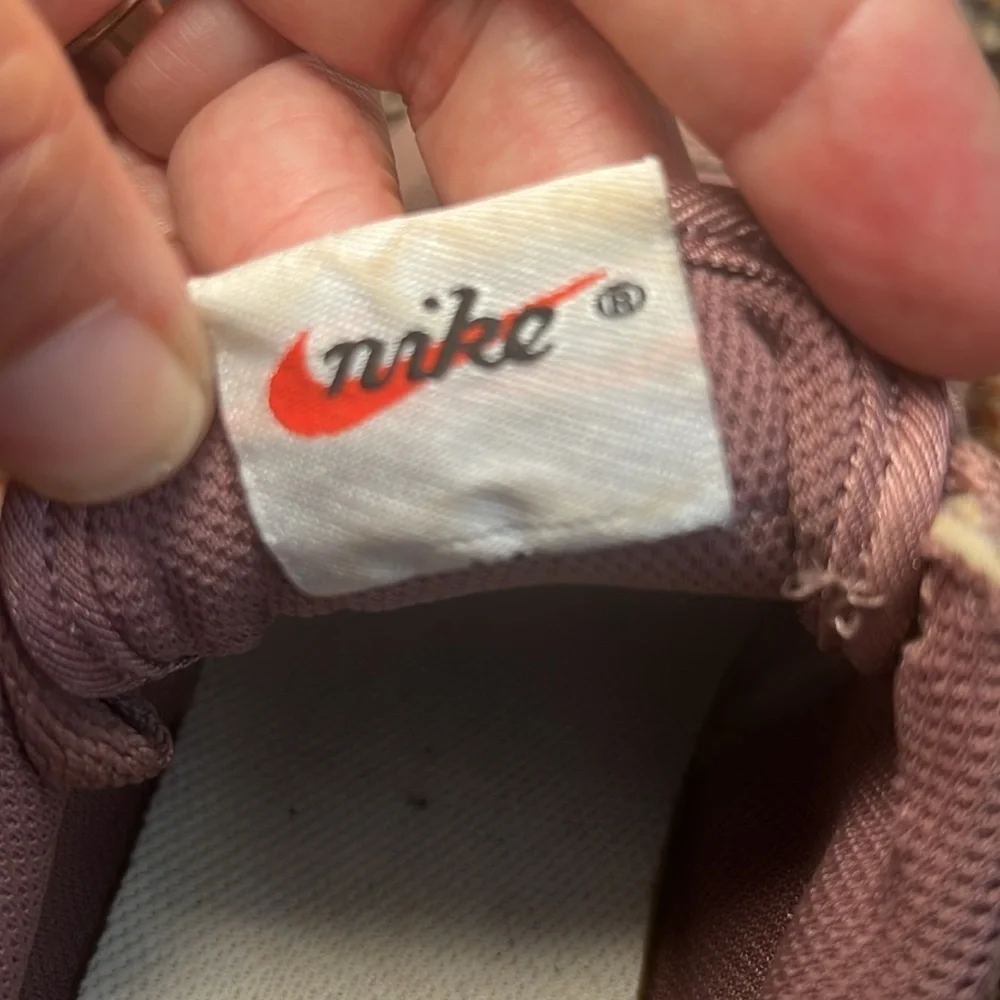 Nike Swoosh round toe